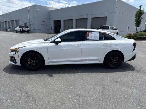 Snow White Pearl 2025 Kia K5 LXS