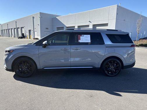 2024 Kia Carnival SX