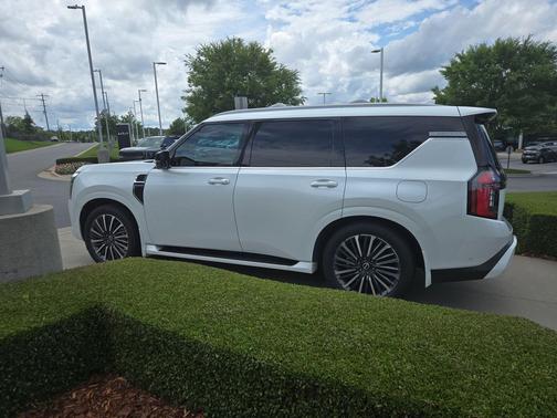 Everest White Pearl Tricoat 2025 Nissan Armada Platinum Reserve 4WD