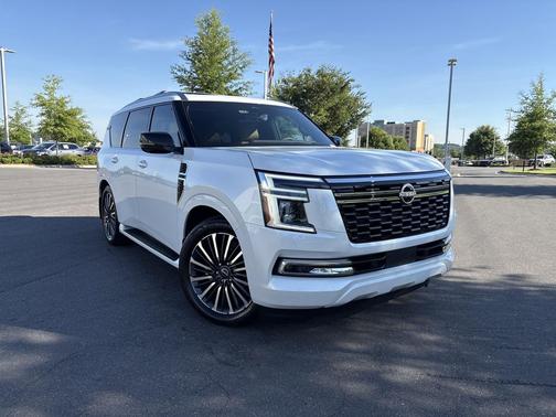 Everest White Pearl Tricoat 2025 Nissan Armada Platinum Reserve 4WD