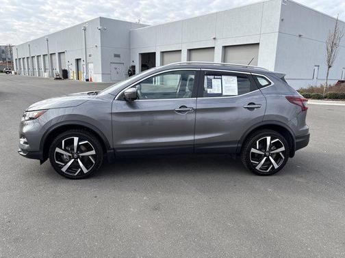 2022 Nissan Rogue Sport SL