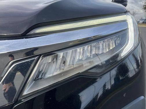 2021 Honda Pilot Touring 8-Passenger