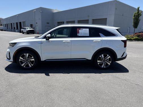 Snow White Pearl 2023 Kia Sorento Hybrid SX Prestige