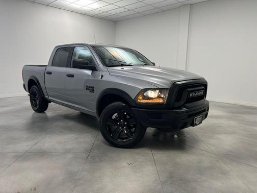 2024 RAM 1500 Classic Warlock Crew Cab 4x4 5'7' Box