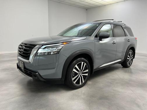 2024 Nissan Pathfinder Platinum FWD