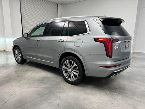 2025 Cadillac XT6 Premium Luxury FWD
