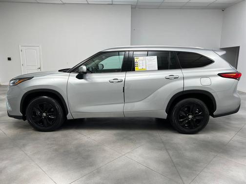 Celestial Silver Metallic 2020 Toyota Highlander XLE