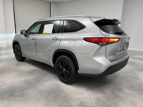 Celestial Silver Metallic 2020 Toyota Highlander XLE