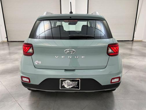 Mirage Green 2025 Hyundai VENUE SEL