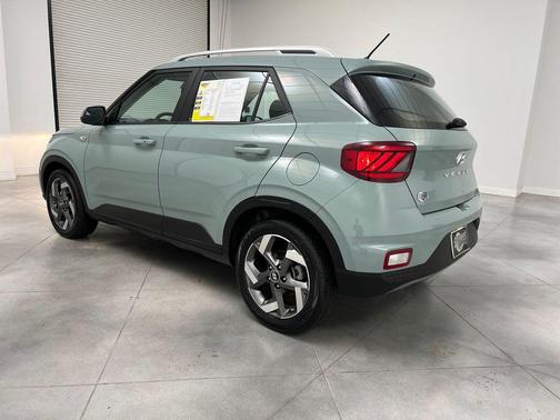 Mirage Green 2025 Hyundai VENUE SEL