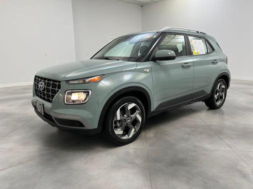Mirage Green 2025 Hyundai VENUE SEL