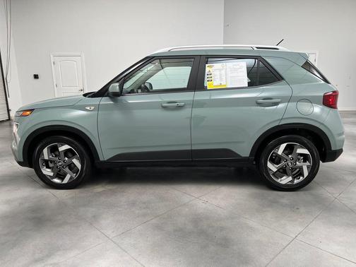 Mirage Green 2025 Hyundai VENUE SEL