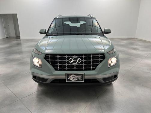 Mirage Green 2025 Hyundai VENUE SEL