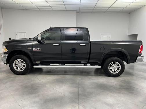 2018 RAM 2500 Laramie Crew Cab 4x4 6'4' Box
