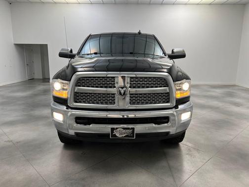 2018 RAM 2500 Laramie Crew Cab 4x4 6'4' Box