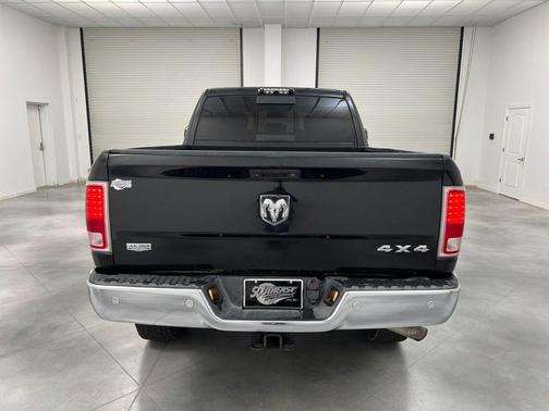 2018 RAM 2500 Laramie Crew Cab 4x4 6'4' Box