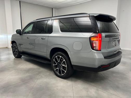 2024 Chevrolet Suburban RST