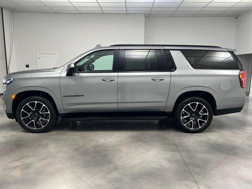 2024 Chevrolet Suburban RST