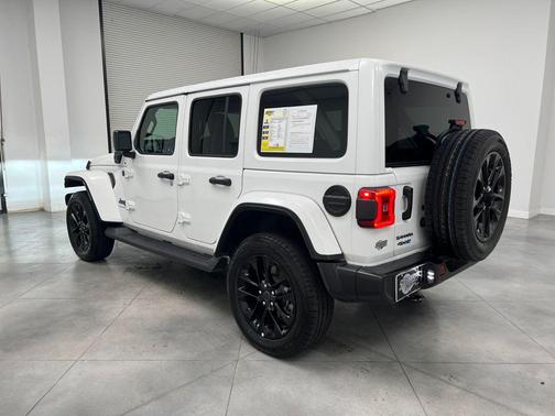 2025 Jeep Wrangler 4xe Sahara