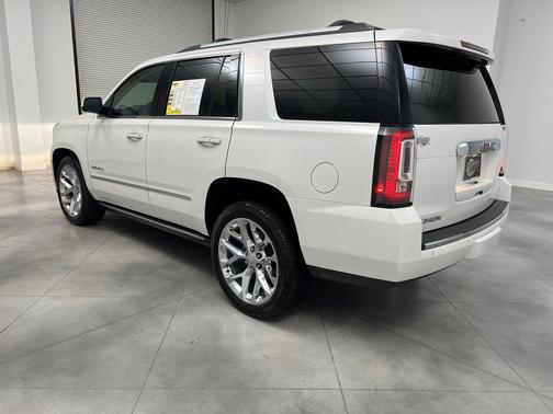 White Frost Tricoat 2019 GMC Yukon Denali