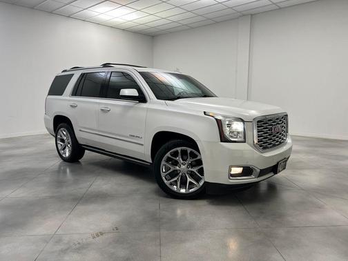 White Frost Tricoat 2019 GMC Yukon Denali