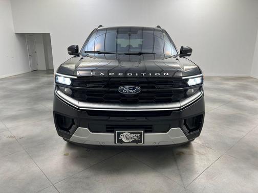 Agate Black Metallic 2025 Ford Expedition Max Platinum