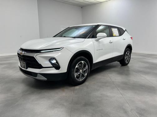 Summit White 2025 Chevrolet Blazer 2LT