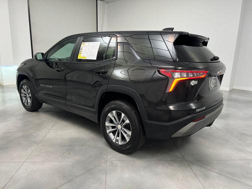 Mosaic Black Metallic 2025 Chevrolet Equinox 1LT
