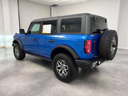 Velocity Blue Metallic 2025 Ford Bronco Badlands