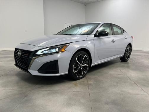 2025 Nissan Altima SR AWD