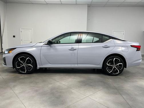 2025 Nissan Altima SR AWD