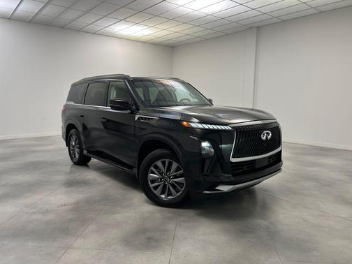 2025 INFINITI QX80 PURE