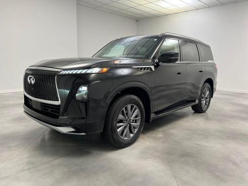 2025 INFINITI QX80 PURE