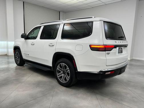 2024 Jeep Wagoneer Series II 4x2