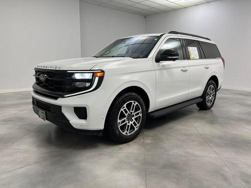 Oxford White 2025 Ford Expedition Active