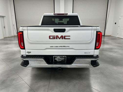 Summit White 2025 GMC Sierra 1500 SLT