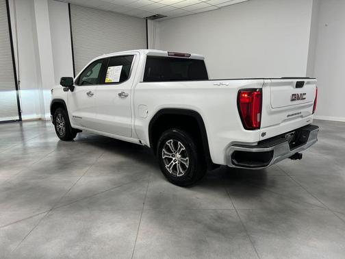 Summit White 2025 GMC Sierra 1500 SLT