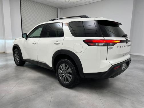 2025 Nissan Pathfinder SV 4WD
