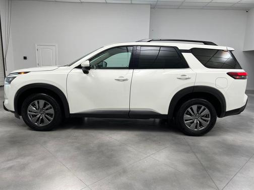 2025 Nissan Pathfinder SV 4WD