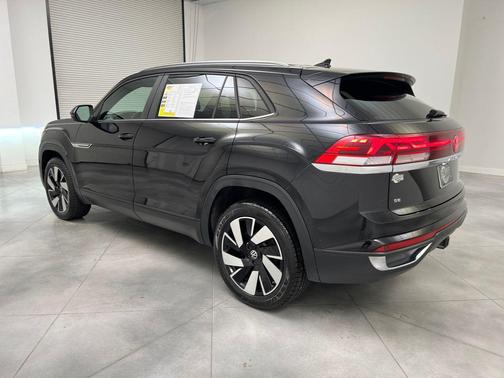 Gray 2024 Volkswagen Atlas Cross Sport 2.0T SE w/Technology 4MOTION