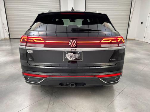 Gray 2024 Volkswagen Atlas Cross Sport 2.0T SE w/Technology 4MOTION
