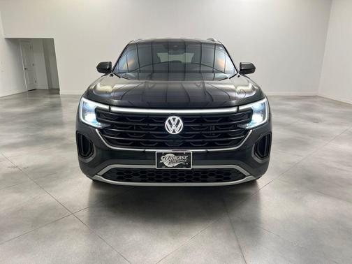Gray 2024 Volkswagen Atlas Cross Sport 2.0T SE w/Technology 4MOTION