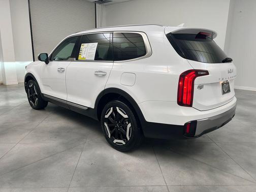 Glacial White Pearl 2025 Kia Telluride S