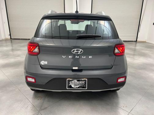 Ecotronic Gray 2025 Hyundai VENUE SEL