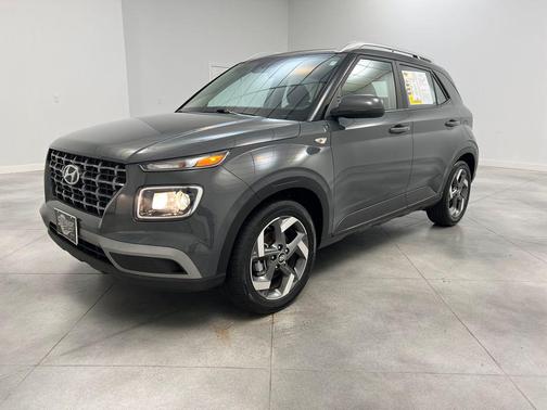 Ecotronic Gray 2025 Hyundai VENUE SEL