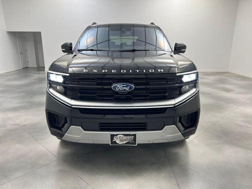 Agate Black Metallic 2025 Ford Expedition Platinum