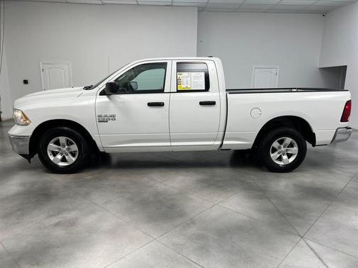 Bright White Clearcoat 2024 RAM 1500 Classic SLT
