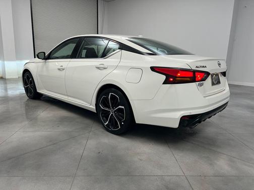 2025 Nissan Altima SR FWD