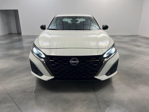 2025 Nissan Altima SR FWD