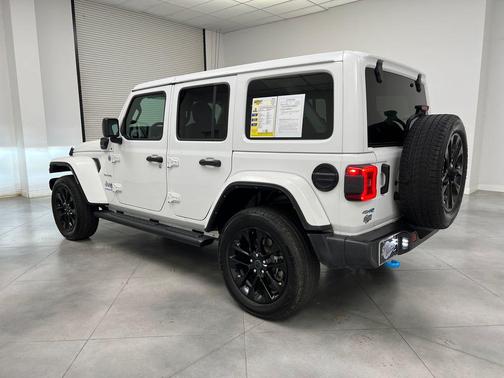 Bright White Clearcoat 2024 Jeep Wrangler 4xe Sahara